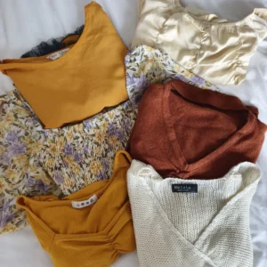 my-11134207-7rasb-mcn7gja6nev75f.webp Preloved Blouse and Preloved Croptop